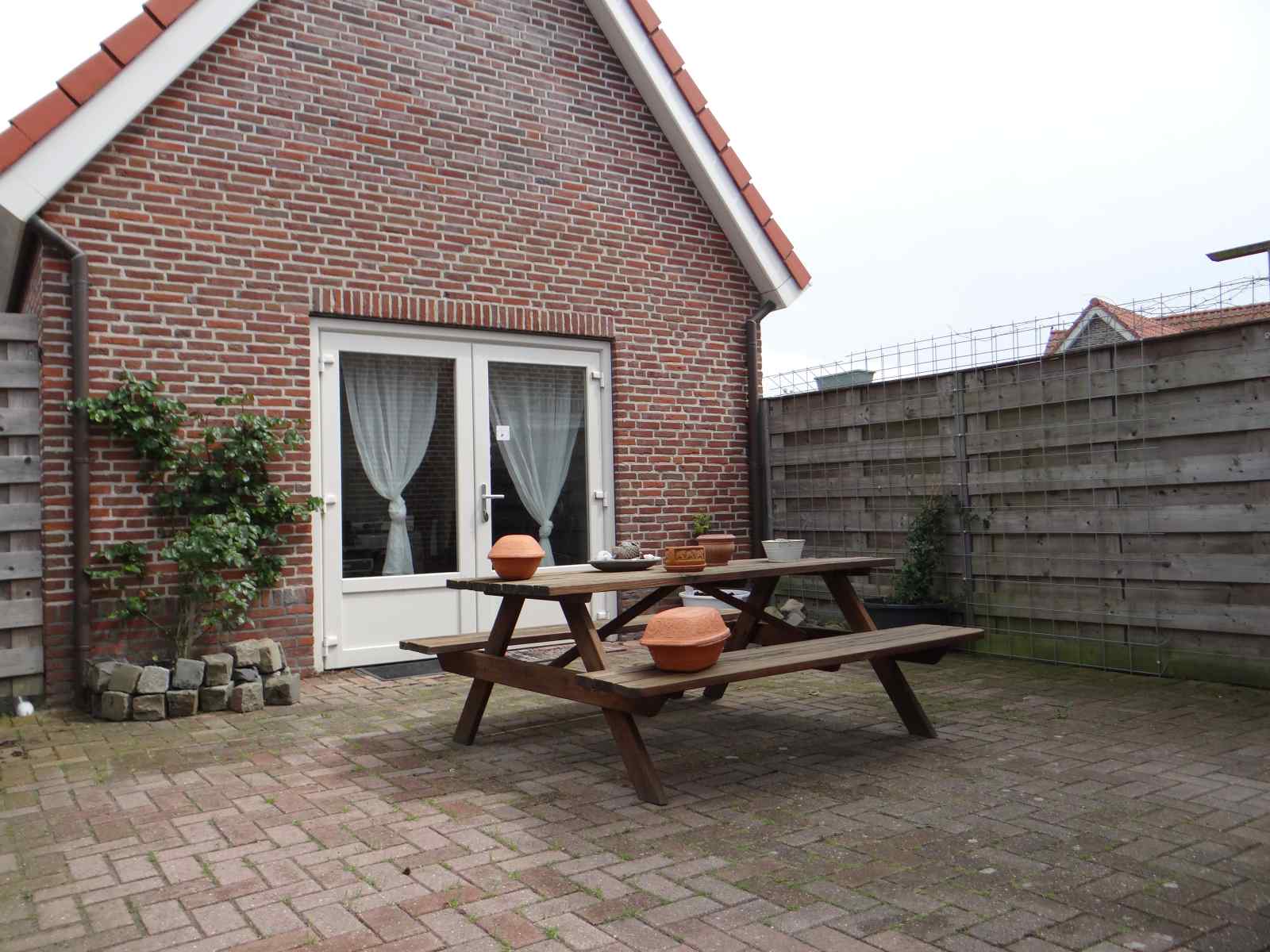 gezellige-4-persoons-vakantiewoning-met-eigen-terras-in-het-zeeuwse-biggekerke