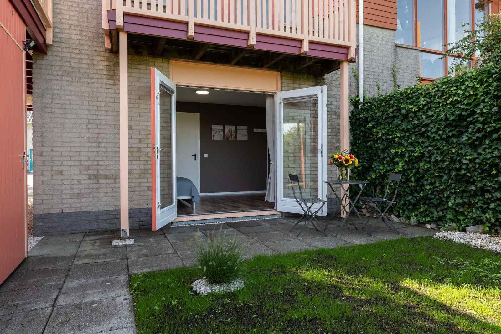 sfeervol-6-persoons-vakantiehuis-met-zeezicht-in-zeeuws-vlaanderen