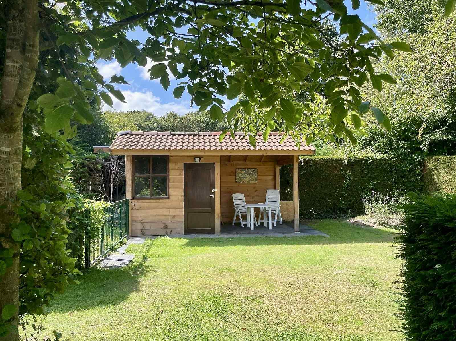 comfortabel-vakantiehuis-voor-6-personen-met-een-omheinde-tuin-in-burgh-haamstede
