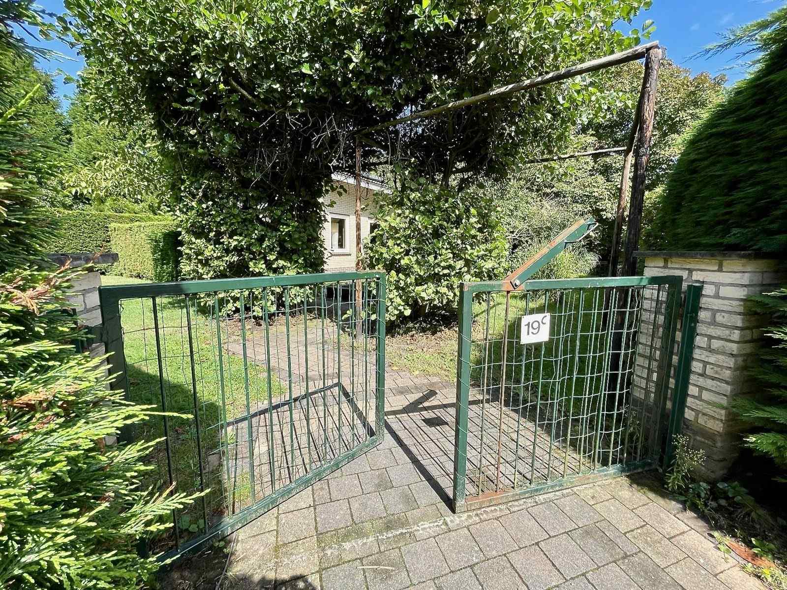 comfortabel-vakantiehuis-voor-6-personen-met-een-omheinde-tuin-in-burgh-haamstede