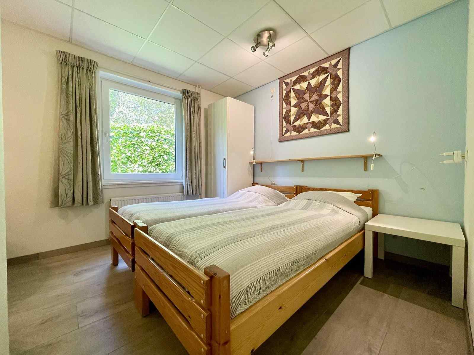 comfortabel-vakantiehuis-voor-6-personen-met-een-omheinde-tuin-in-burgh-haamstede