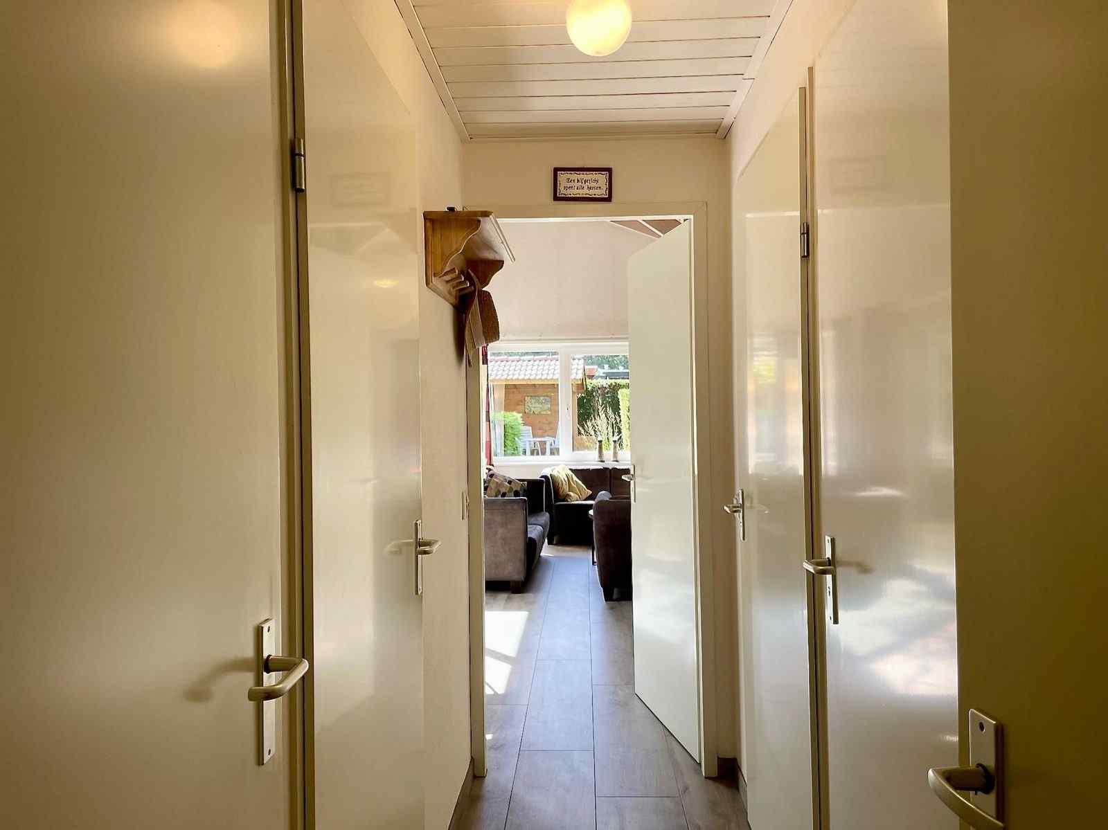 comfortabel-vakantiehuis-voor-6-personen-met-een-omheinde-tuin-in-burgh-haamstede