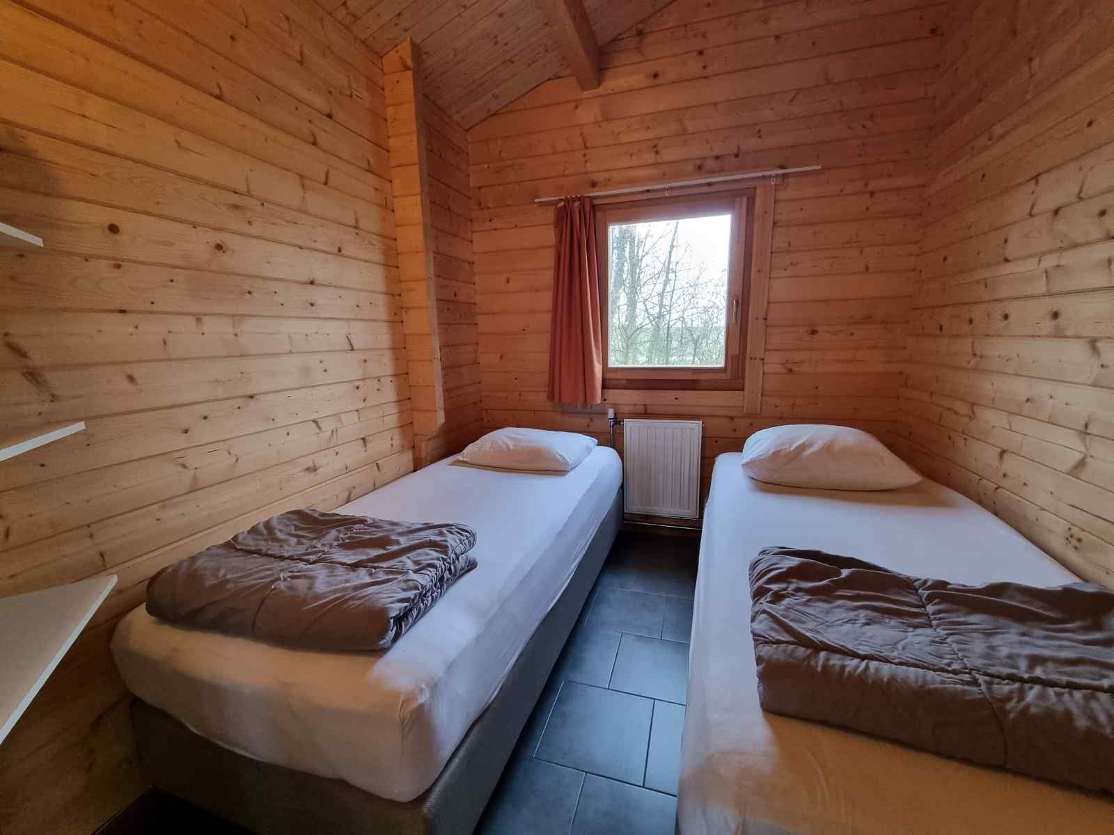 een-gezellig-vakantiechalet-voor-6-personen-met-een-tuin-in-ossenisse