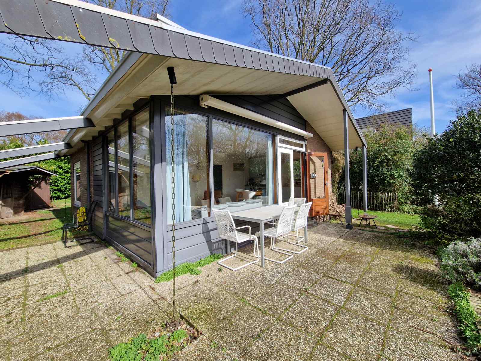 gezellig-vrijstaand-4-persoons-vakantiehuis-met-tuin-dichtbij-het-strand-in-oostkapelle