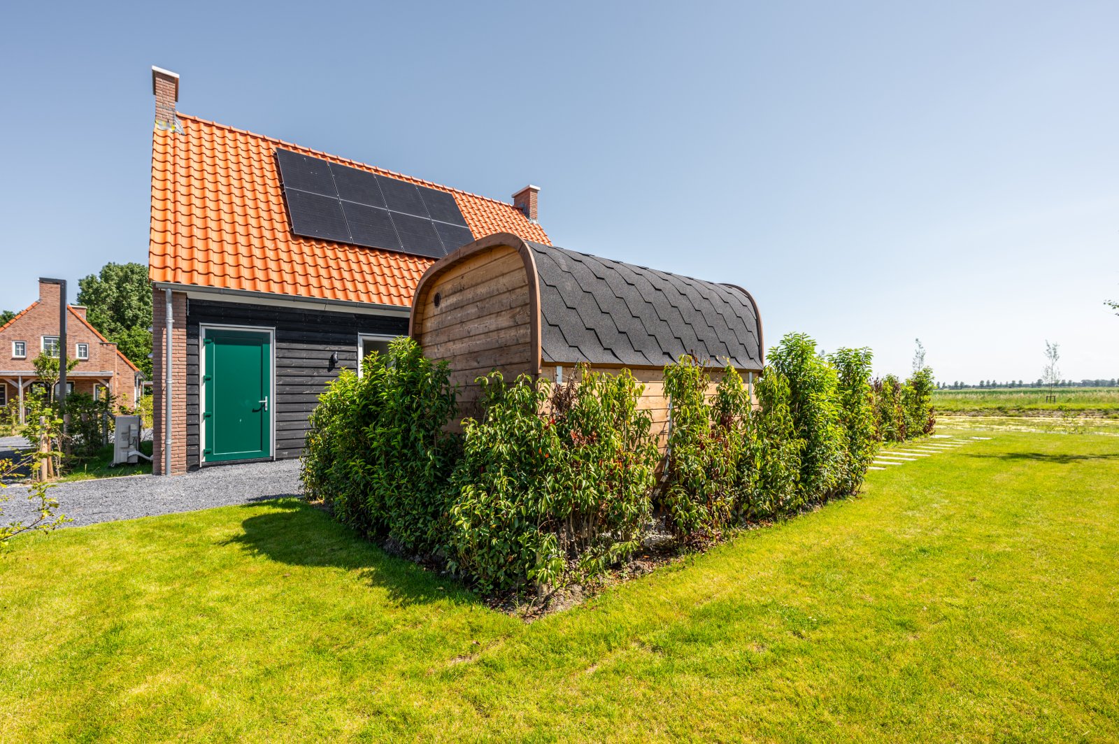 villa-voor-7-personen-met-2-badkamers-een-hottub-en-barrel-sauna-in-ossenisse