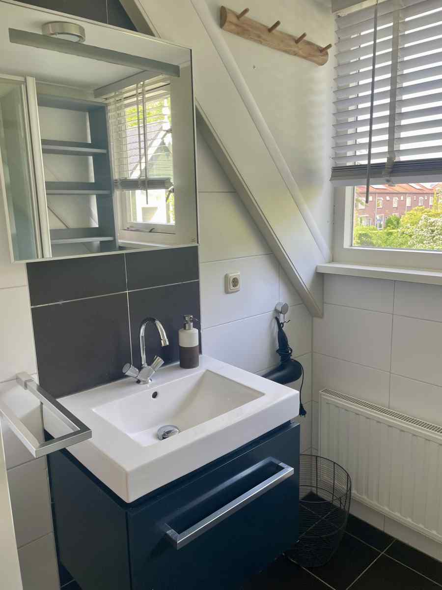 sfeervolle-6-persoons-vakantiewoning-met-grote-tuin-in-zonnemaire