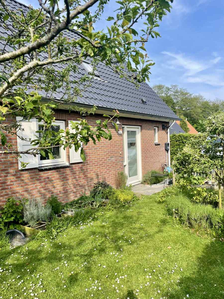 sfeervolle-6-persoons-vakantiewoning-met-grote-tuin-in-zonnemaire