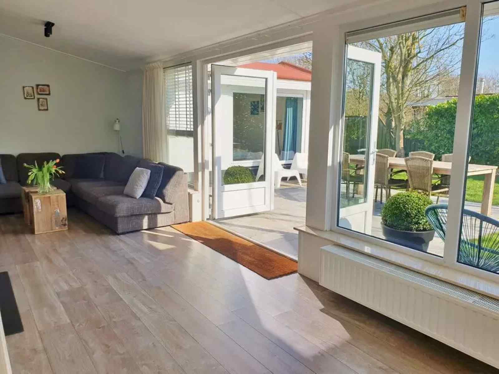 sfeervolle-6-persoons-vakantiebungalow-onderaan-de-duinen-bij-westkapelle