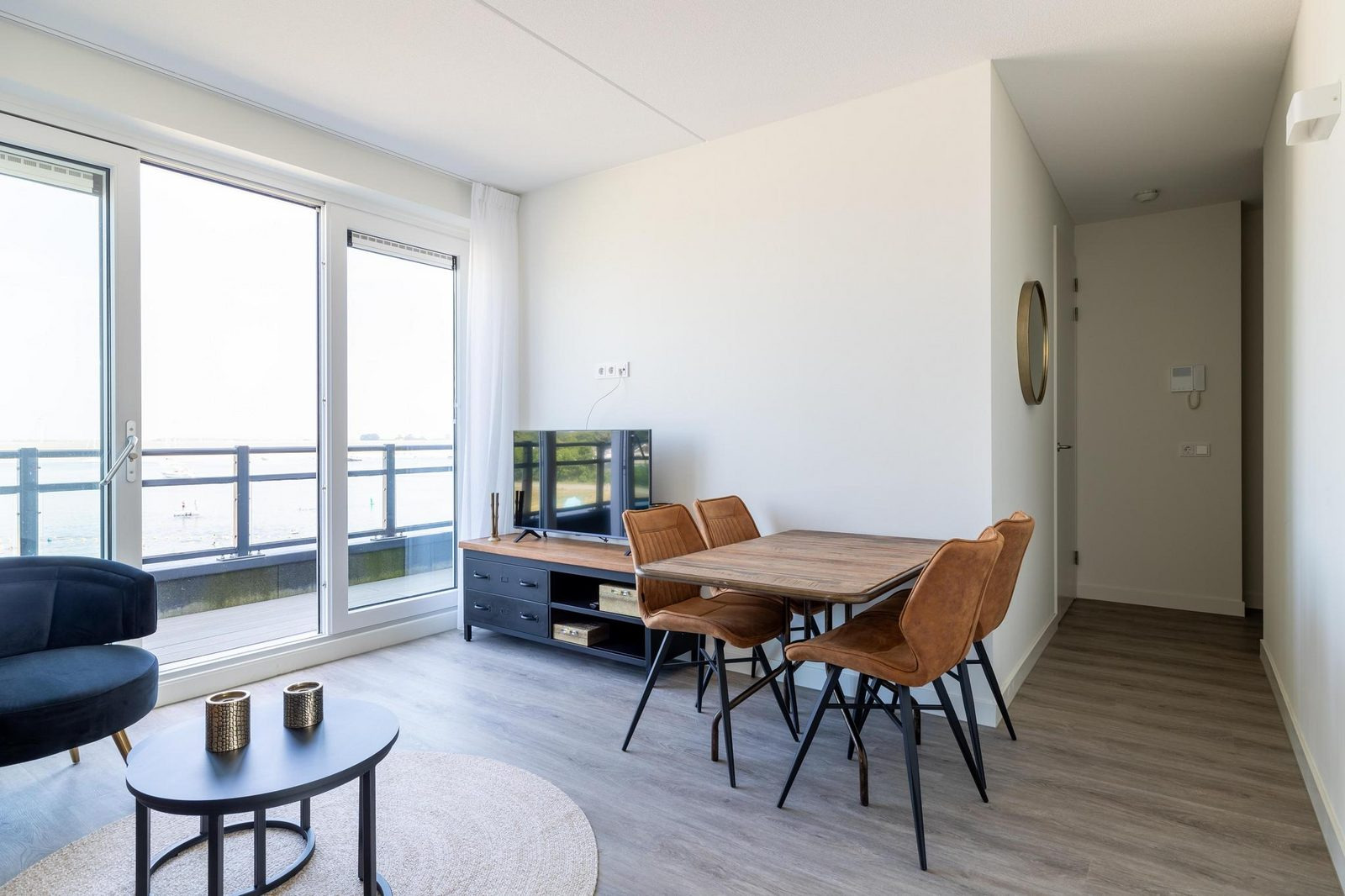 modern-ingericht-4-persoons-appartement-aan-het-water-in-sint-annaland