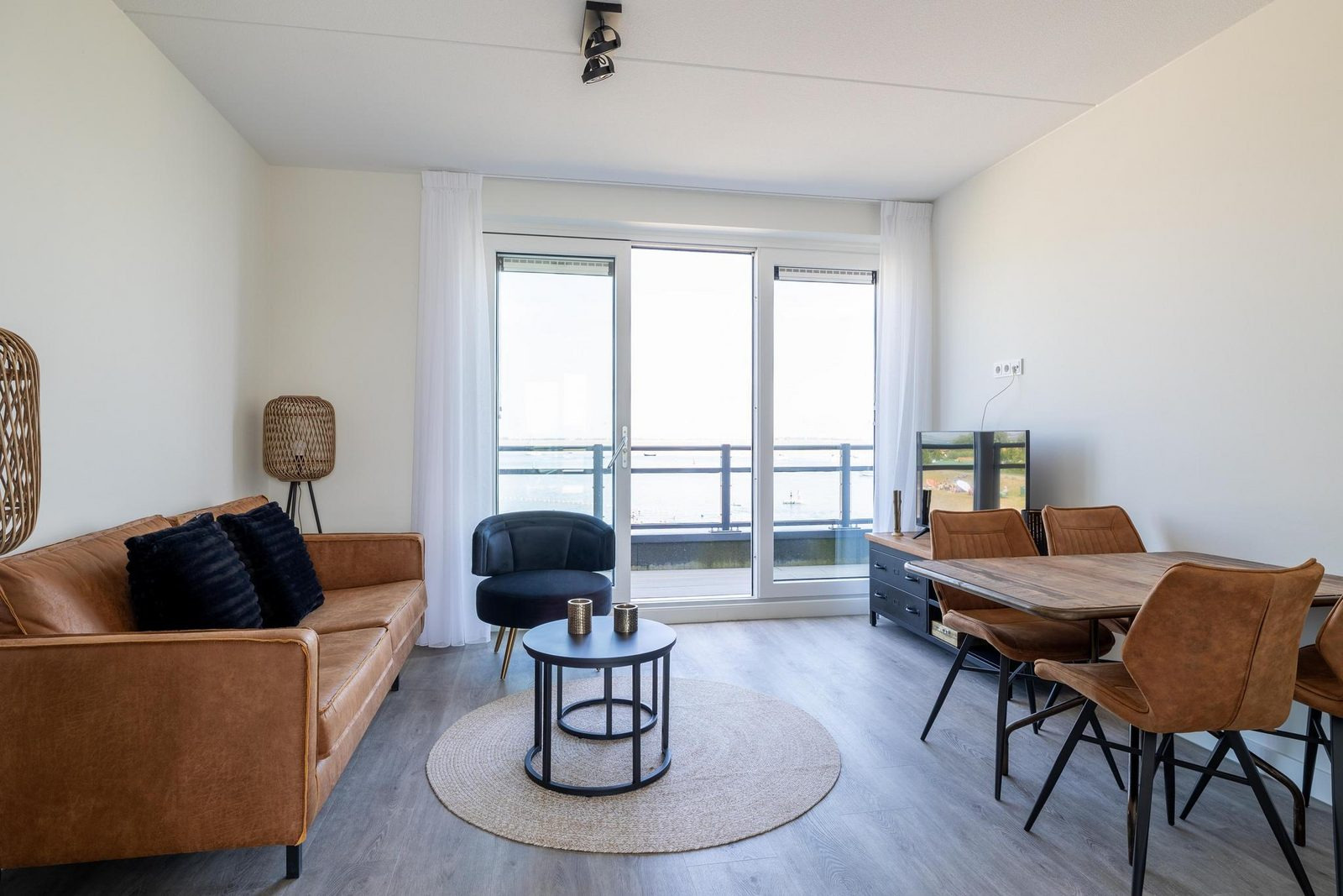 modern-ingericht-4-persoons-appartement-aan-het-water-in-sint-annaland