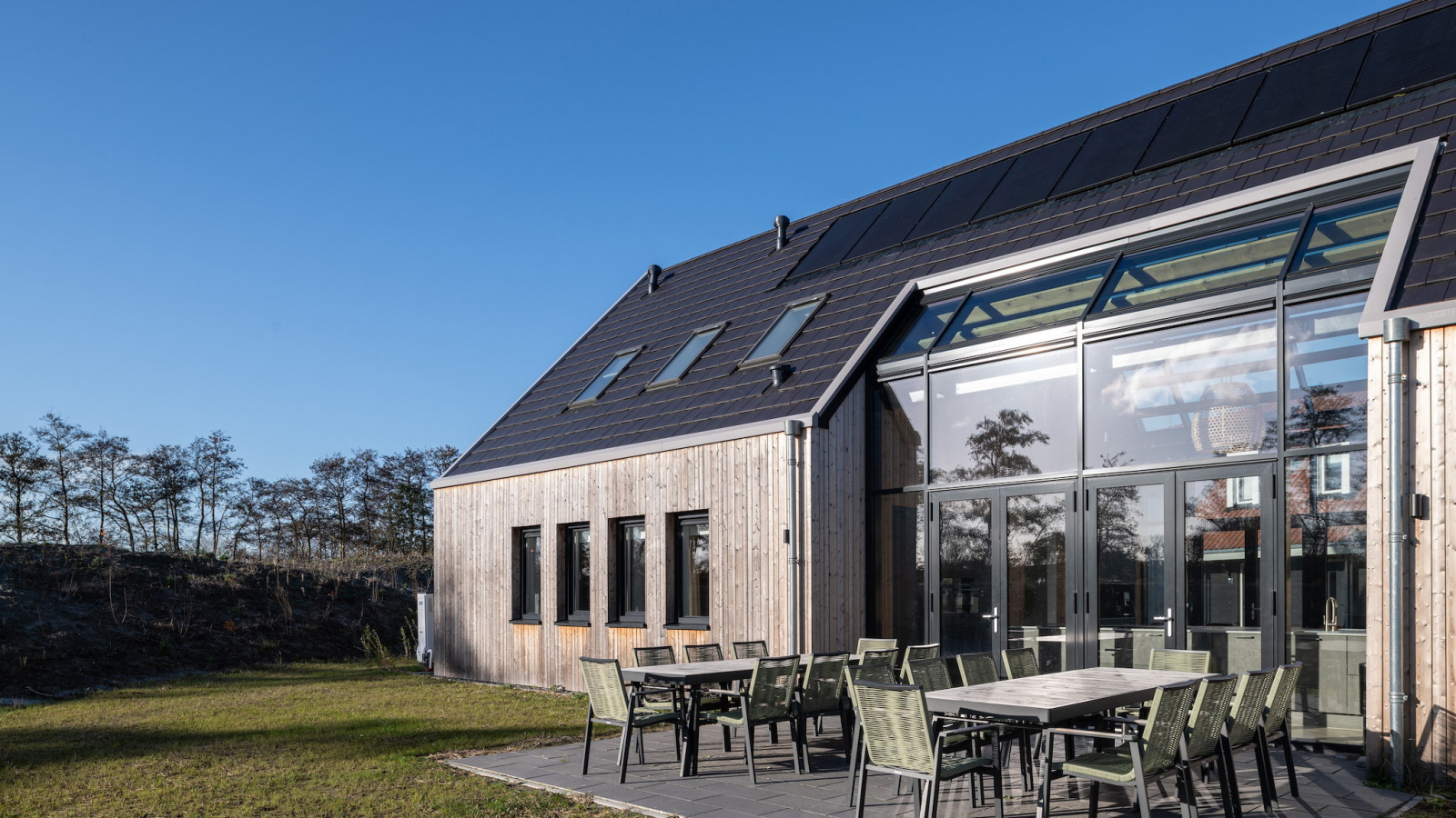 Vakantiewoning voor 20 personen met privé sauna vlakbij het strand in Zeeland — groepsaccommodatie in Nieuwvliet