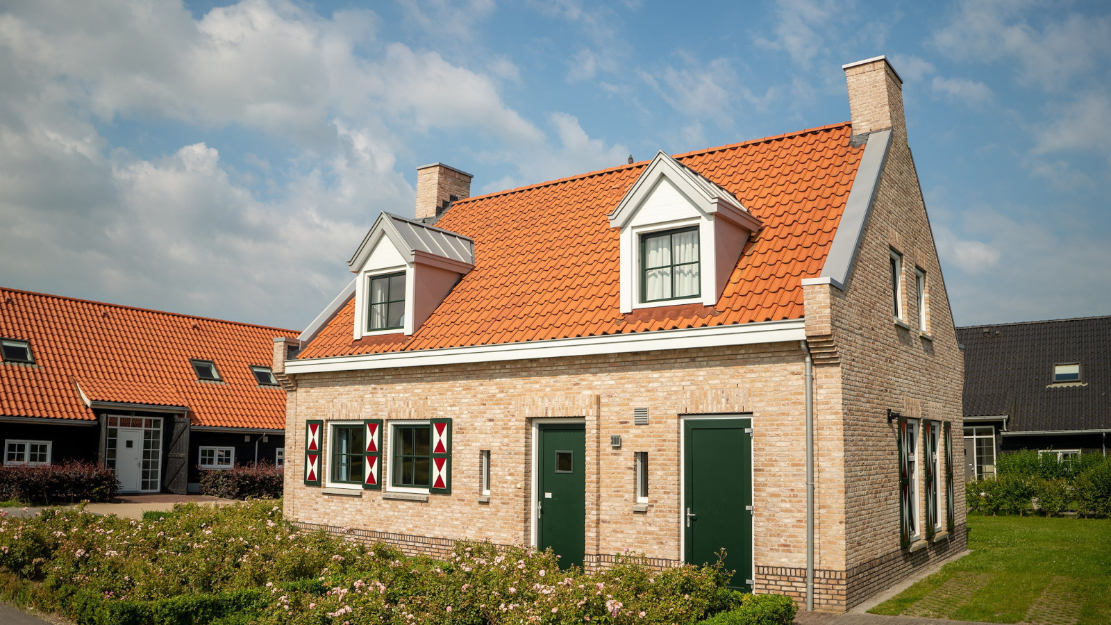 Ruim, vrijstaand 10-persoons vakantiehuis bij de kust in Nieuwvliet, Zeeland — groepsaccommodatie in Nieuwvliet