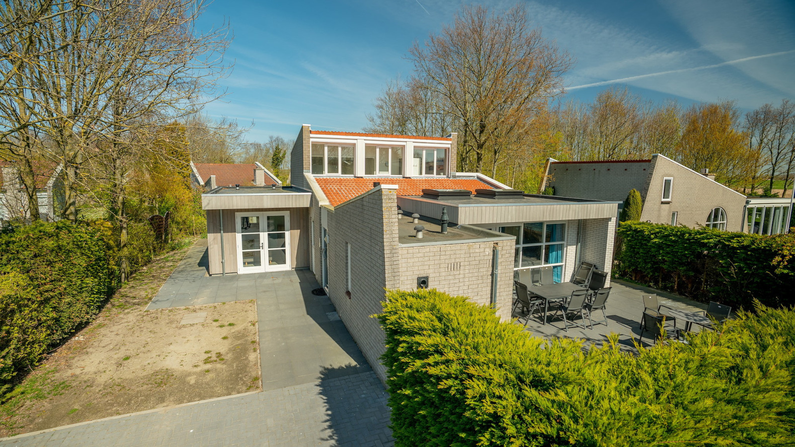 Rolstoelvriendelijke bungalow met sauna voor 10 personen op vakantiepark in Zeeland — vrijgezellenfeest in Zeeland