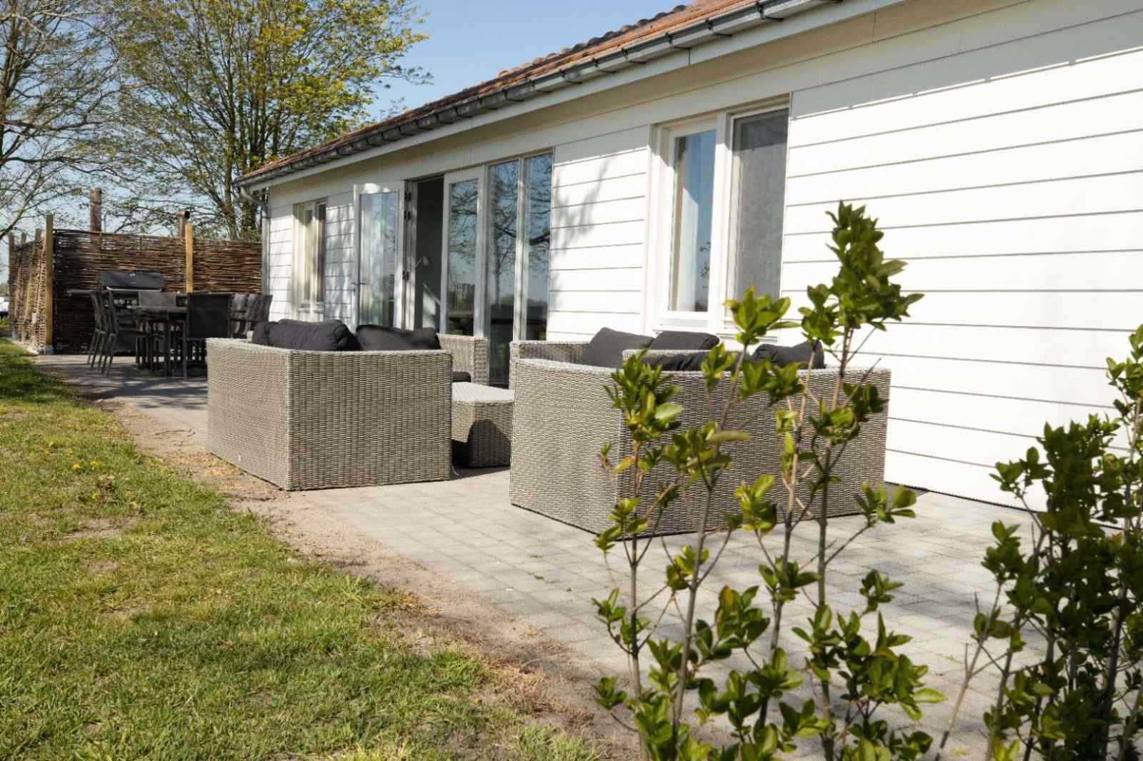 zeer-luxe-8-persoons-vakantiehuis-met-sauna-in-de-buurt-van-sluis