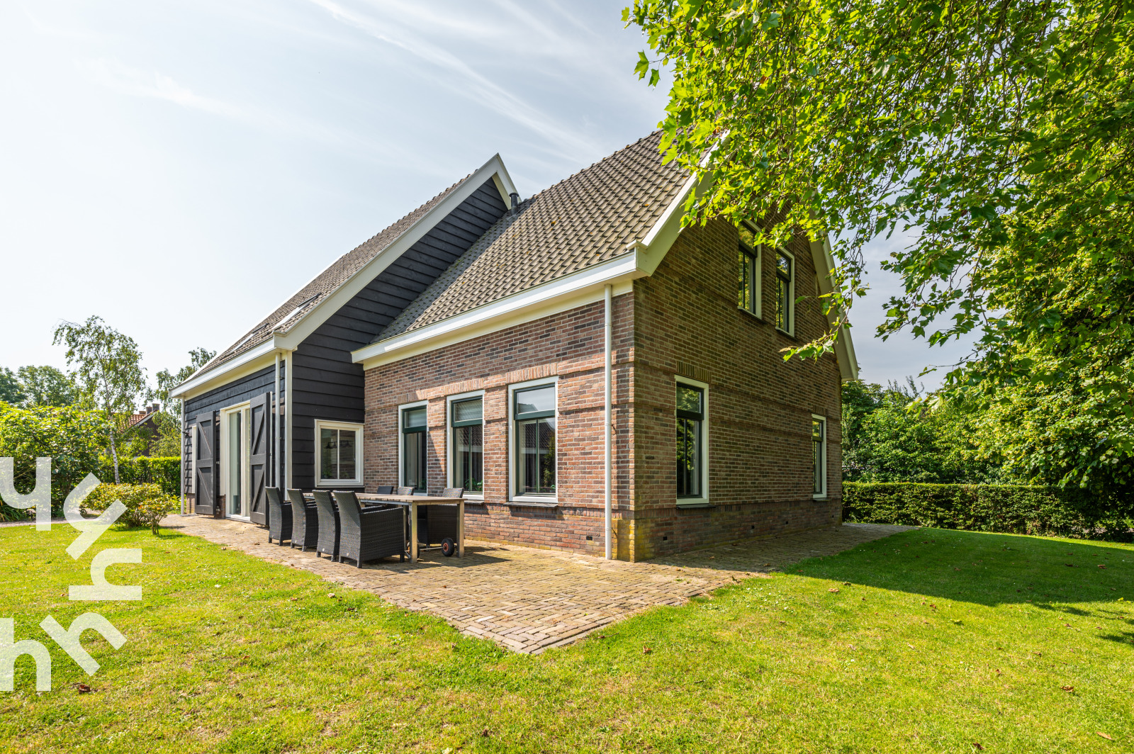 prachtige-16-persoons-groepsaccommodatie-met-ruime-tuin-sauna-en-whirlpool-vlakbij-goes