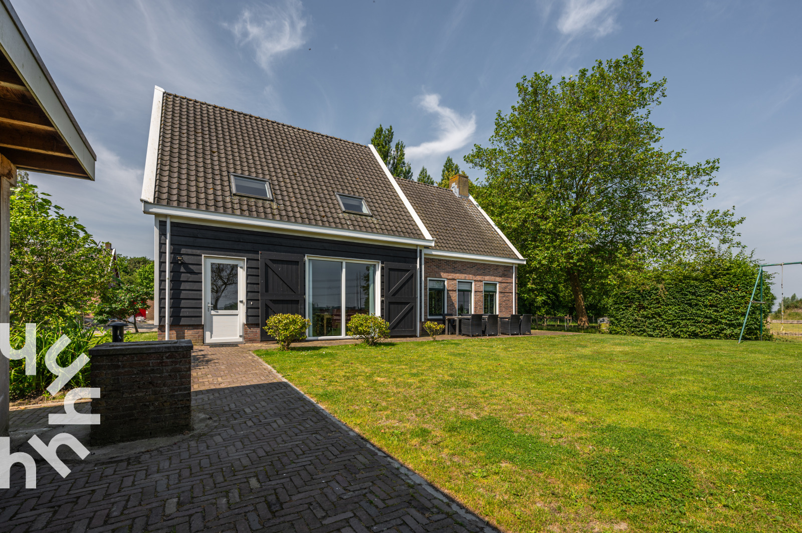 prachtige-16-persoons-groepsaccommodatie-met-ruime-tuin-sauna-en-whirlpool-vlakbij-goes