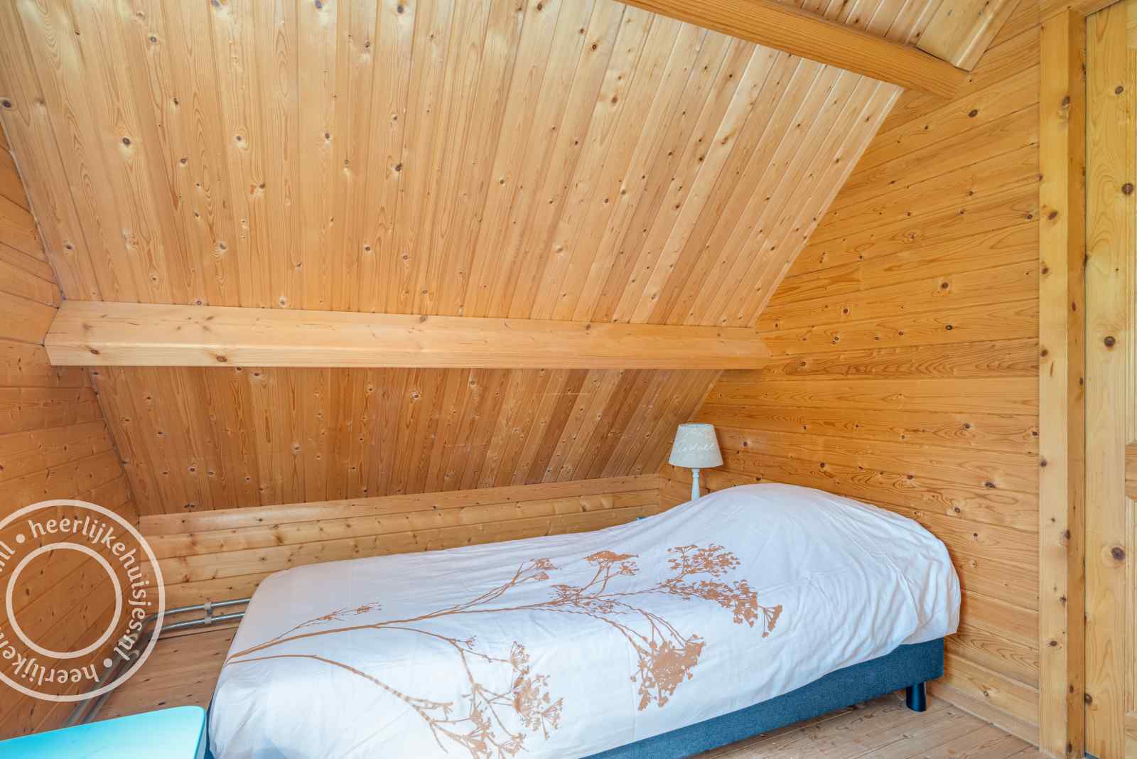 knus-2-persoons-vakantiehuisje-met-bubbelbad-en-sauna-in-oostkapelle