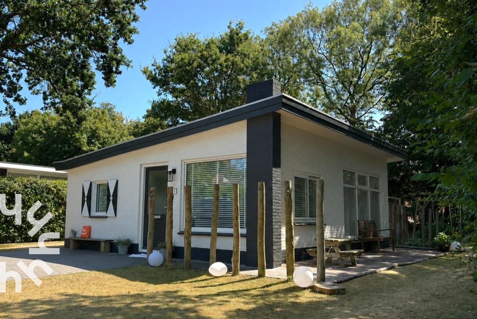 Knusse 4-persoons bungalow in een bosrijk gebied in Oostkapelle