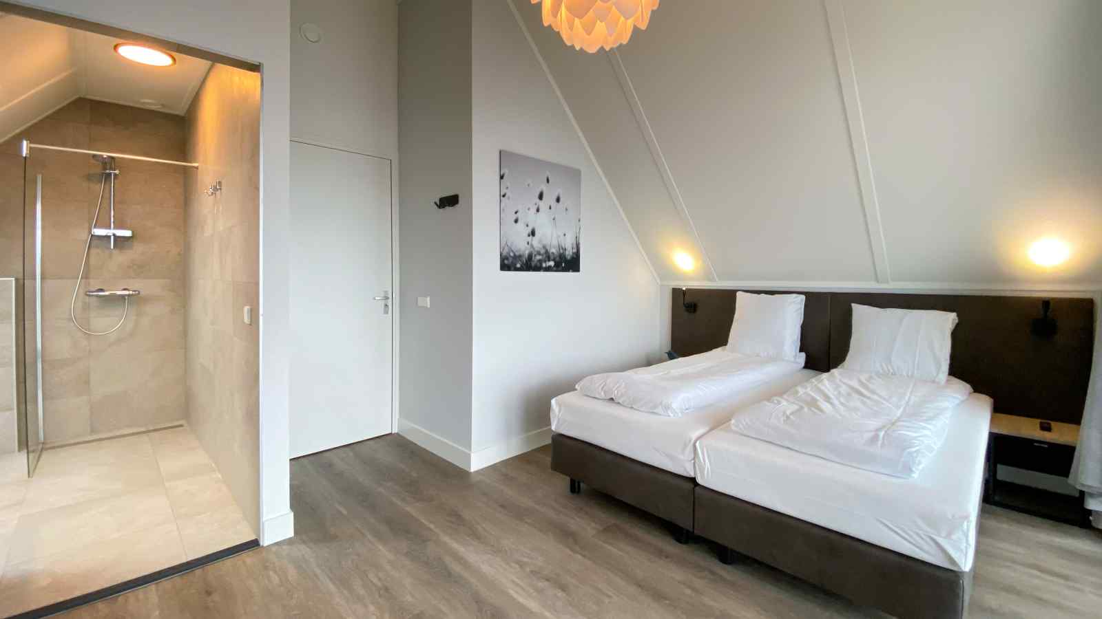 luxe-8-persoons-vakantievilla-op-vakantieresort-in-tholen-zeeland