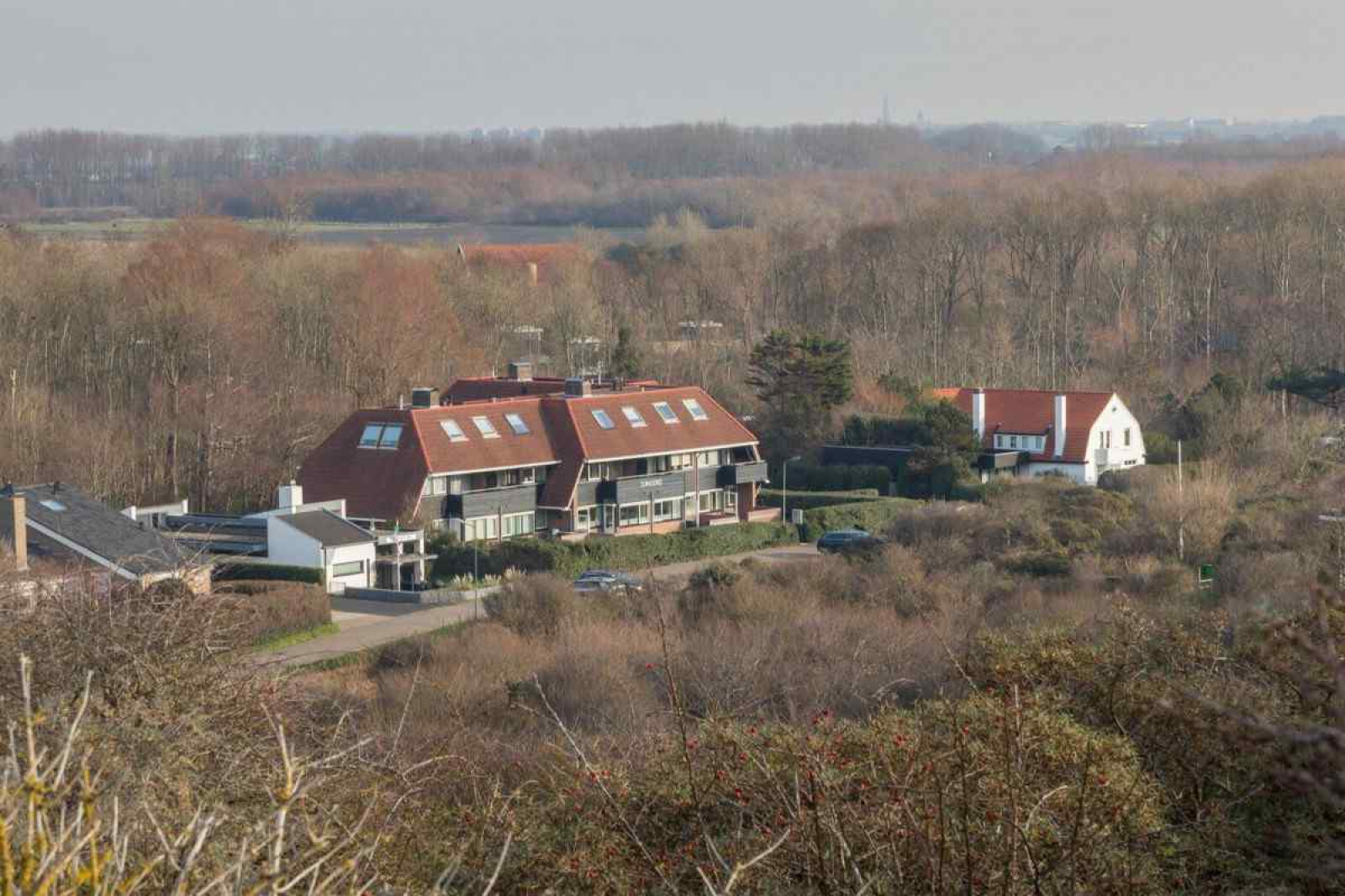 prachtig-gelegen-5-persoons-appartement-vlak-aan-zee-en-duinen
