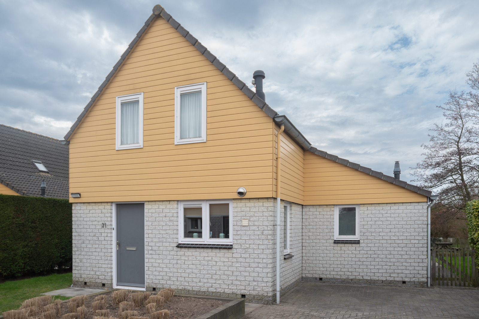 compleet-gerenoveerde-8-persoons-woning-met-luxe-inrichting-en-sauna