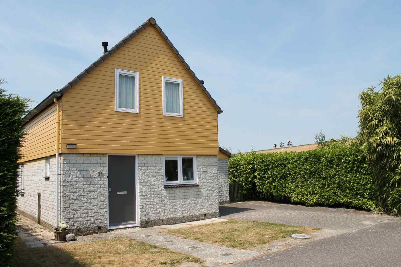 Compleet gerenoveerde 8 persoons woning met luxe inrich