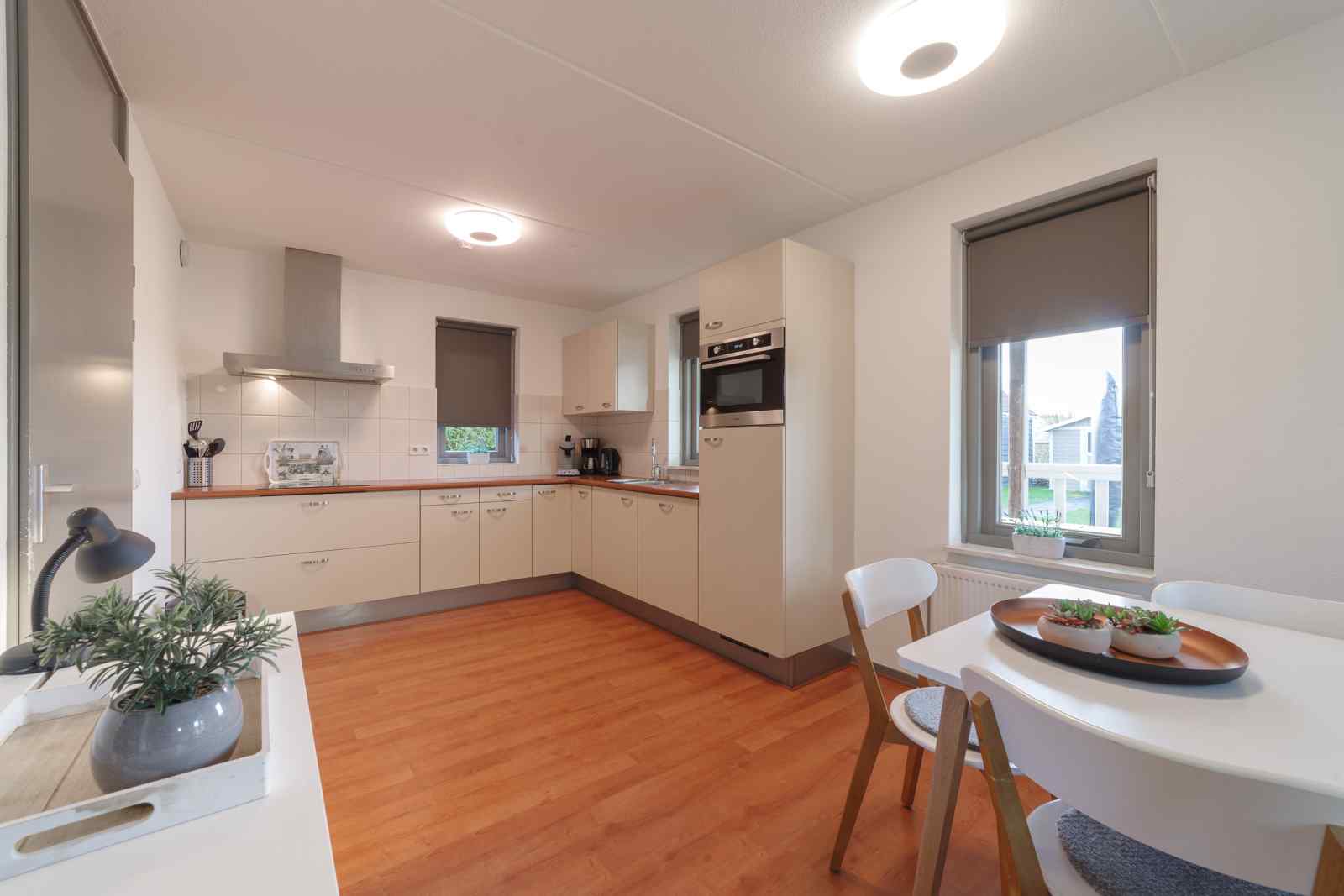 mooie-6-persoons-veranda-woning-met-heerlijke-tuin