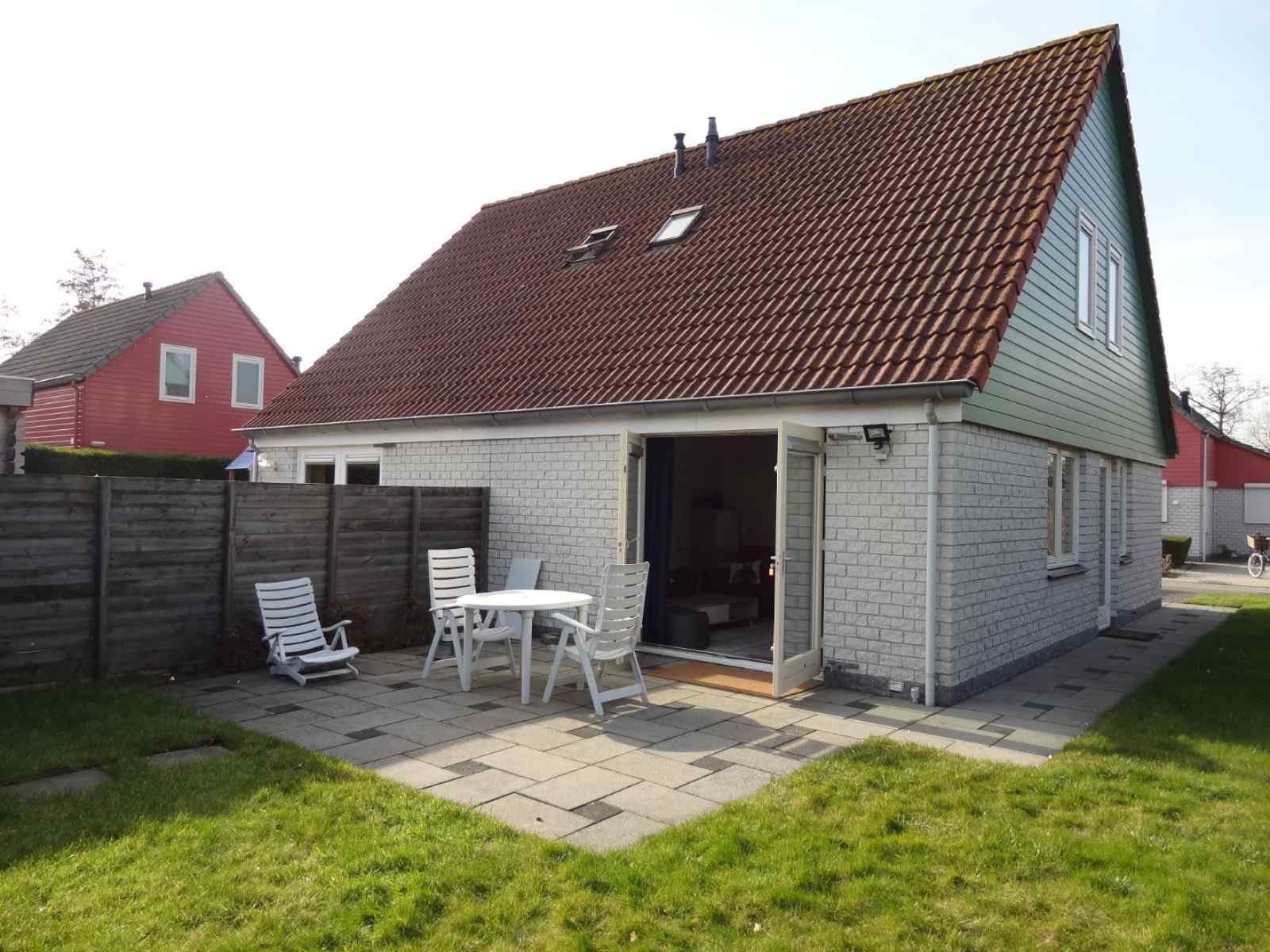 leuke-5-persoons-woning-op-aangename-ligging-met-tuinhuis