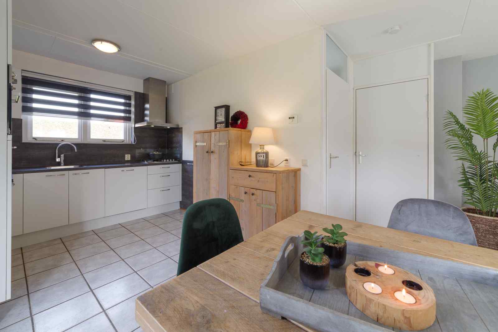 mooie-woning-met-afgesloten-tuin-en-tuinhuis-op-het-zuiden