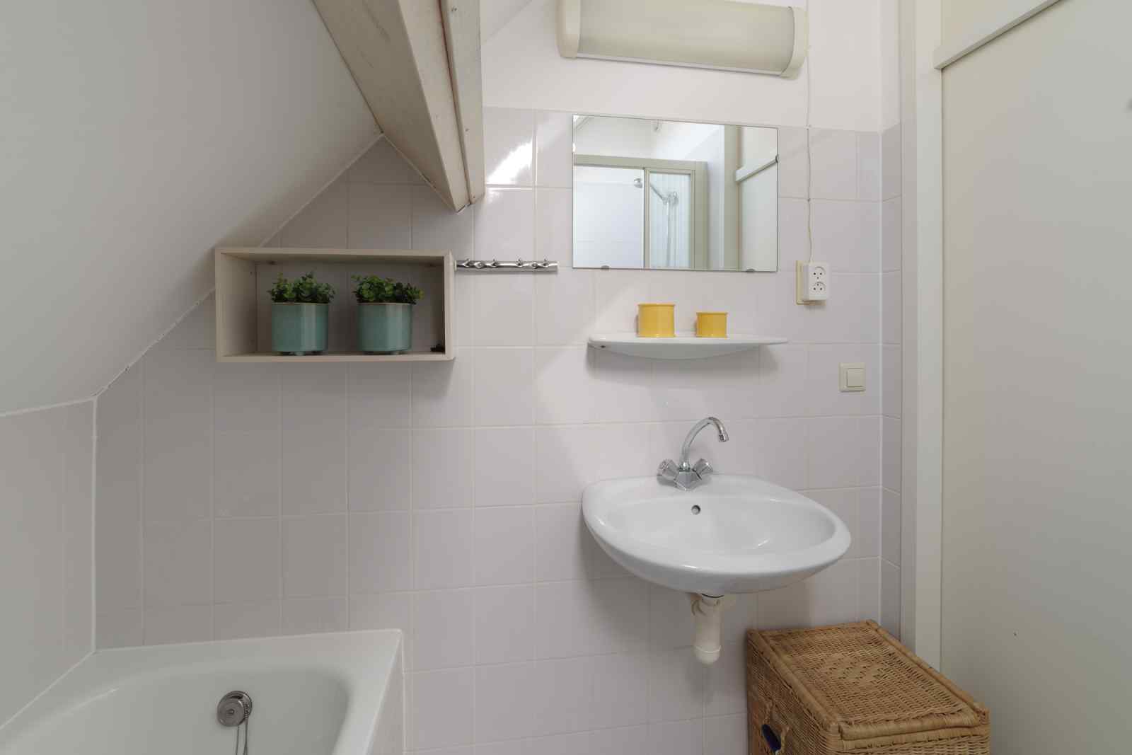 mooie-5-persoons-woning-op-aangename-ligging-met-tuinhuis