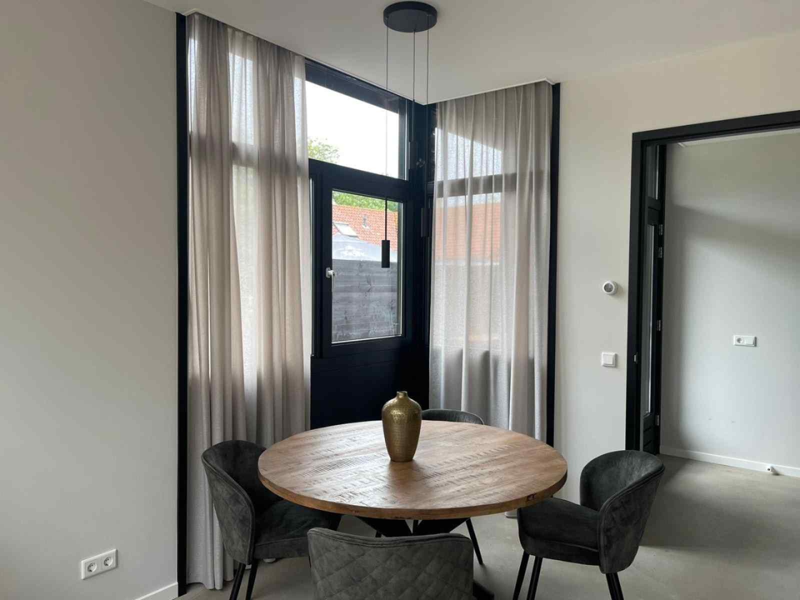 sfeervol-4-persoons-vakantiehuis-in-vrouwenpolder-900m-van-het-strand
