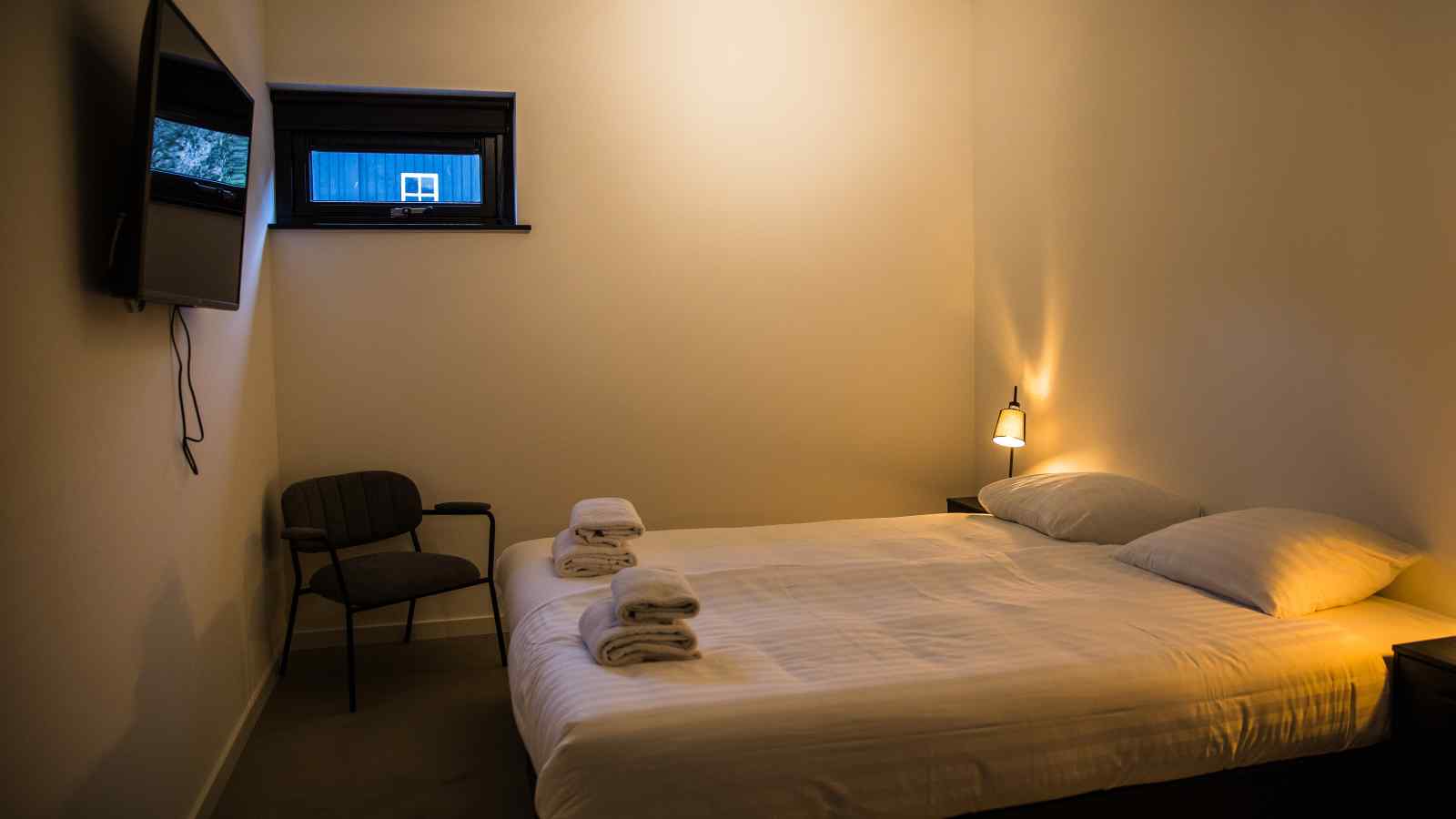 hotel-chique-2-persoons-vakantiehuis-in-vrouwenpolder-900m-van-het-strand