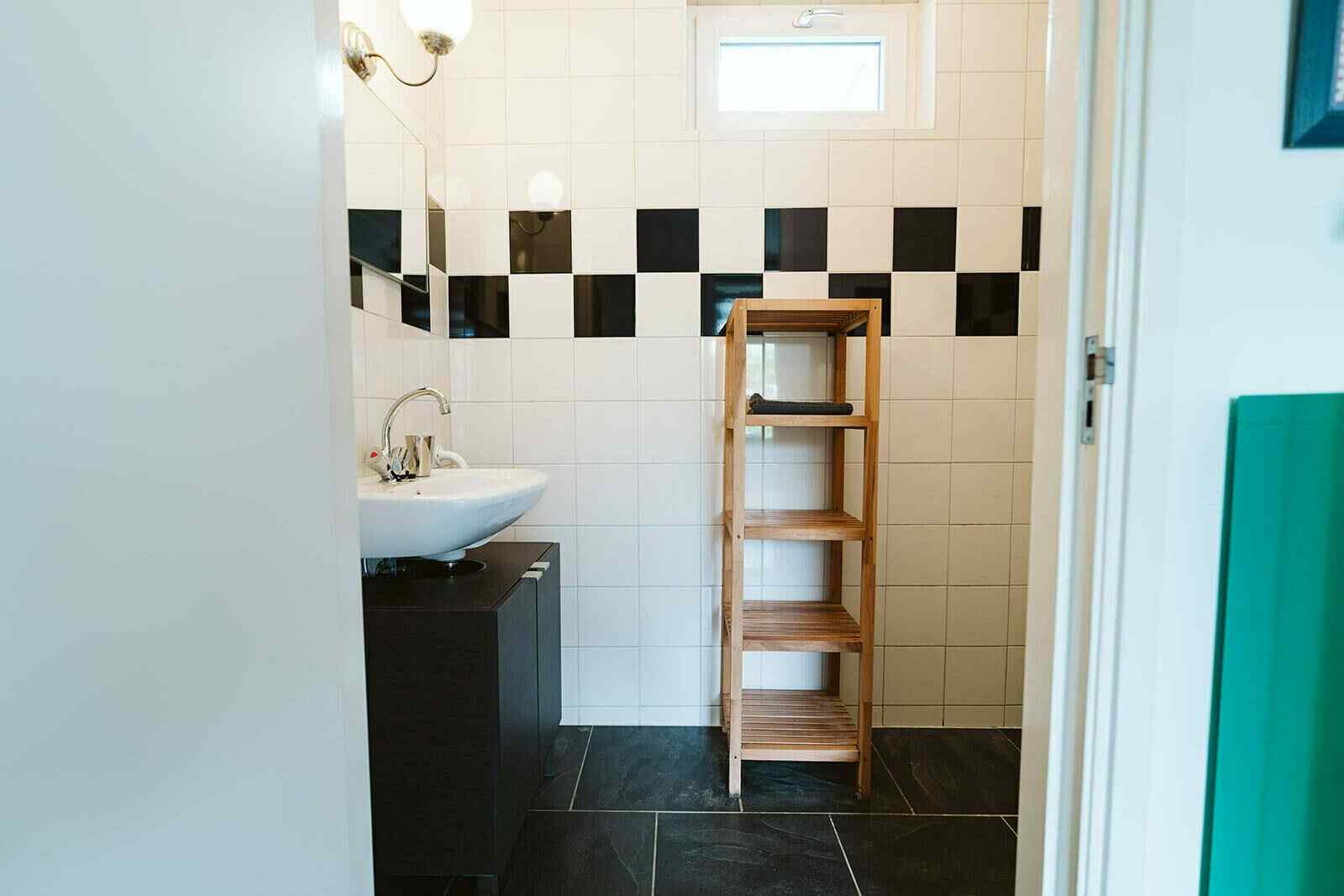 heerlijk-7-persoons-vakantiehuis-in-ouddorp-vlakbij-het-strand