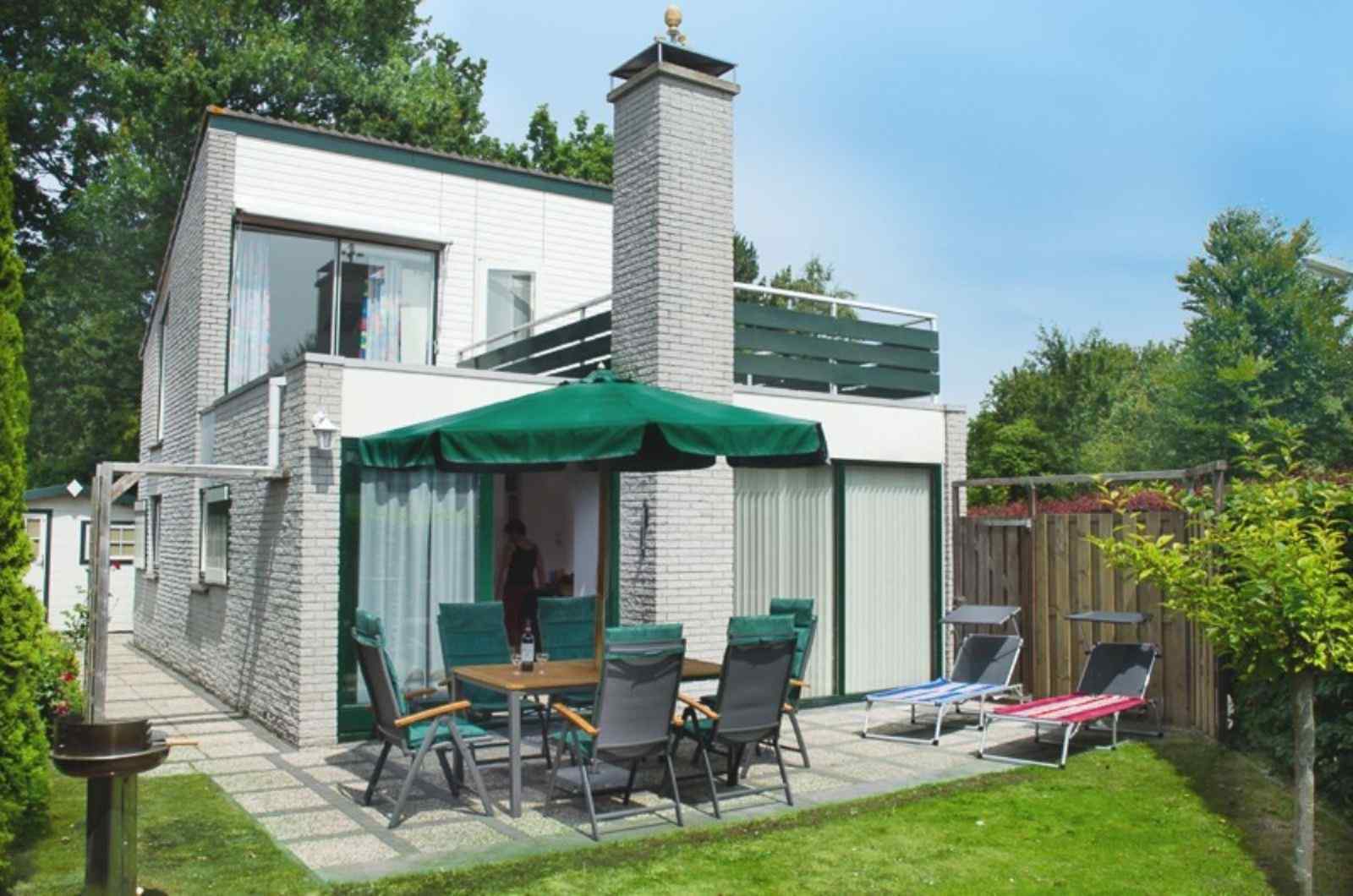 Heerlijk 6 persoons vakantiehuis met tuin, vlak bij de 