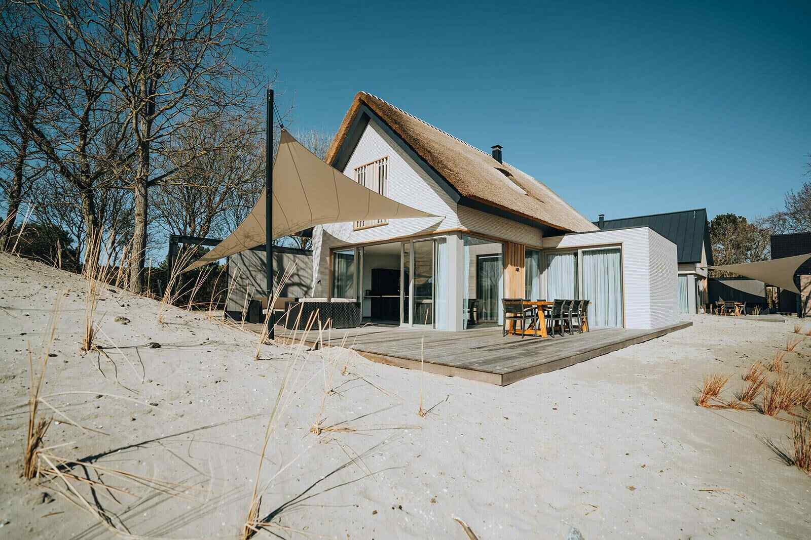 Luxe 10 persoons vakantiehuis in Ouddorp nabij het stra