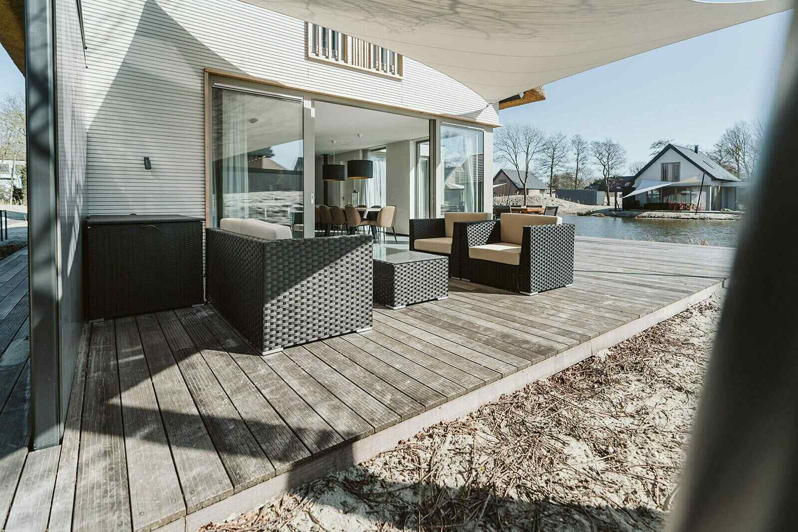 luxe-10-persoons-vakantiehuis-in-ouddorp-nabij-het-strand