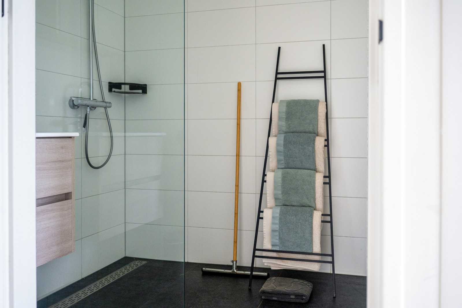 Recreatiewoning in Roelofarendsveen voor 10 personen foto 13