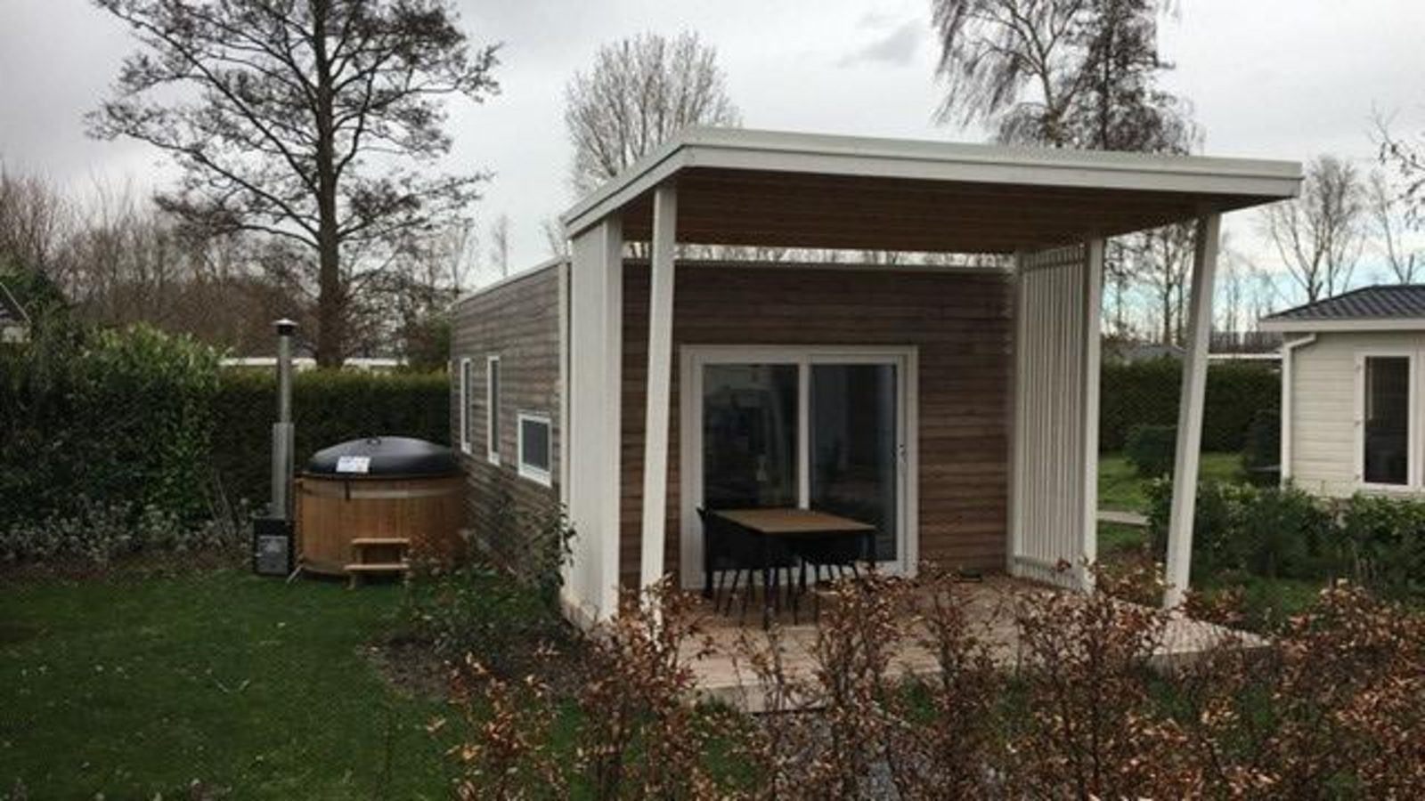 Comfortabel 4 persoons Tiny House met hottub op vakanti