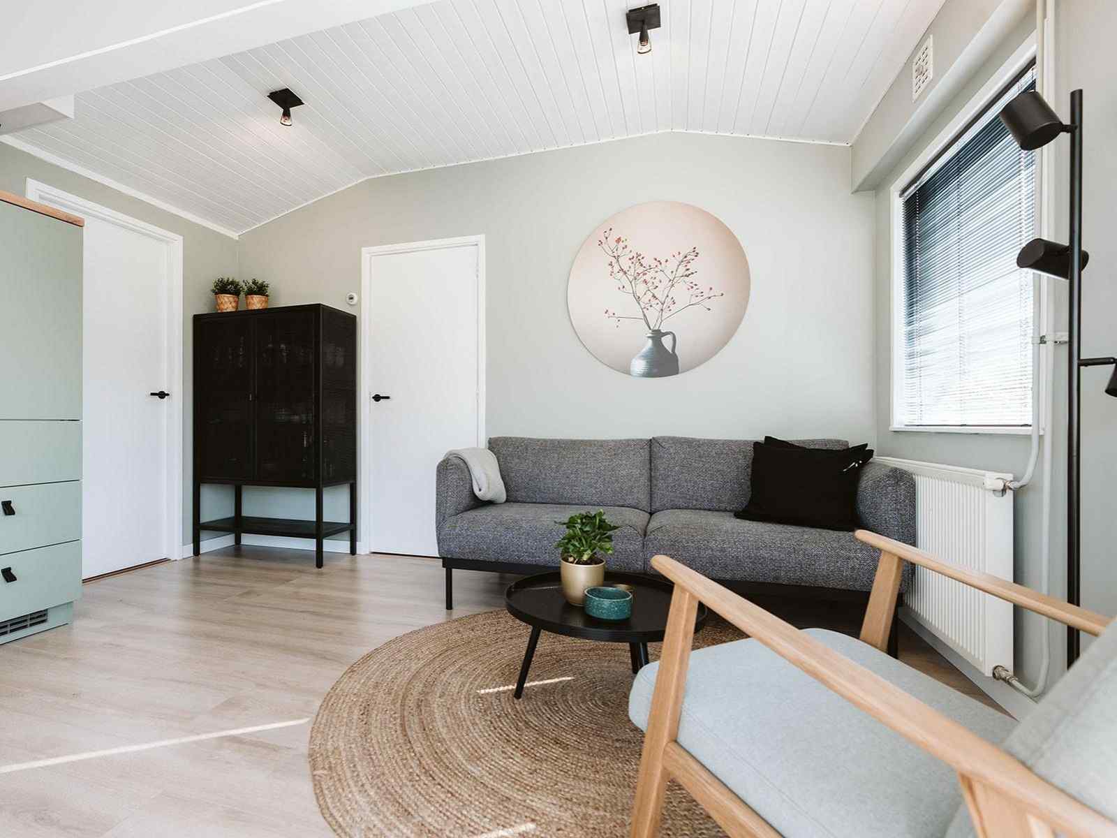 trendy-ingericht-vakantiehuis-voor-6-personen-in-ouddorp-vlakbij-de-zee-en-duinen