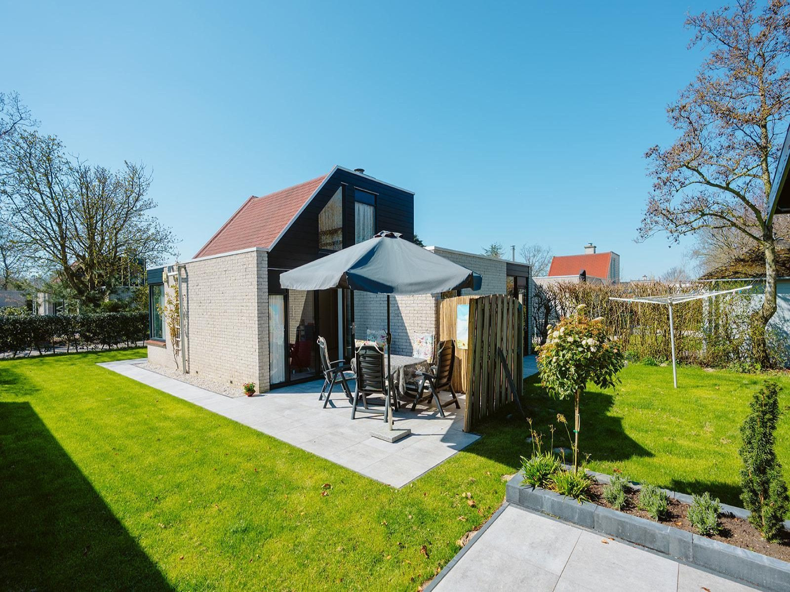 Sfeervolle 4 persoons bungalow achter de duinen in Ouddorp, vlakbij Zeeland