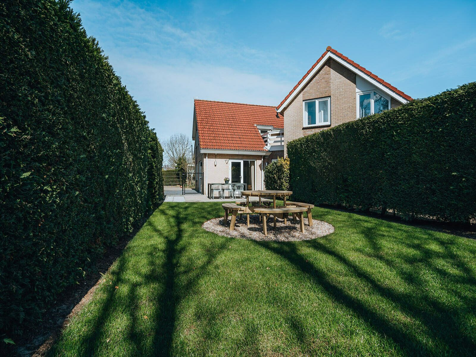 sfeervol-5-persoons-vakantiewoning-op-loopafstand-van-het-strand-in-ouddorp-zuid-holland