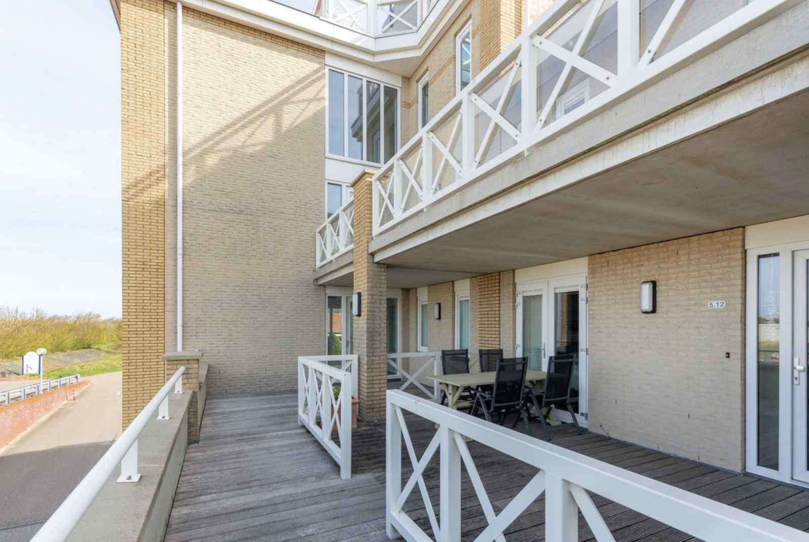 luxe-5-persoons-appartement-aan-de-jachthaven-in-ouddorp-vlakbij-zeeland