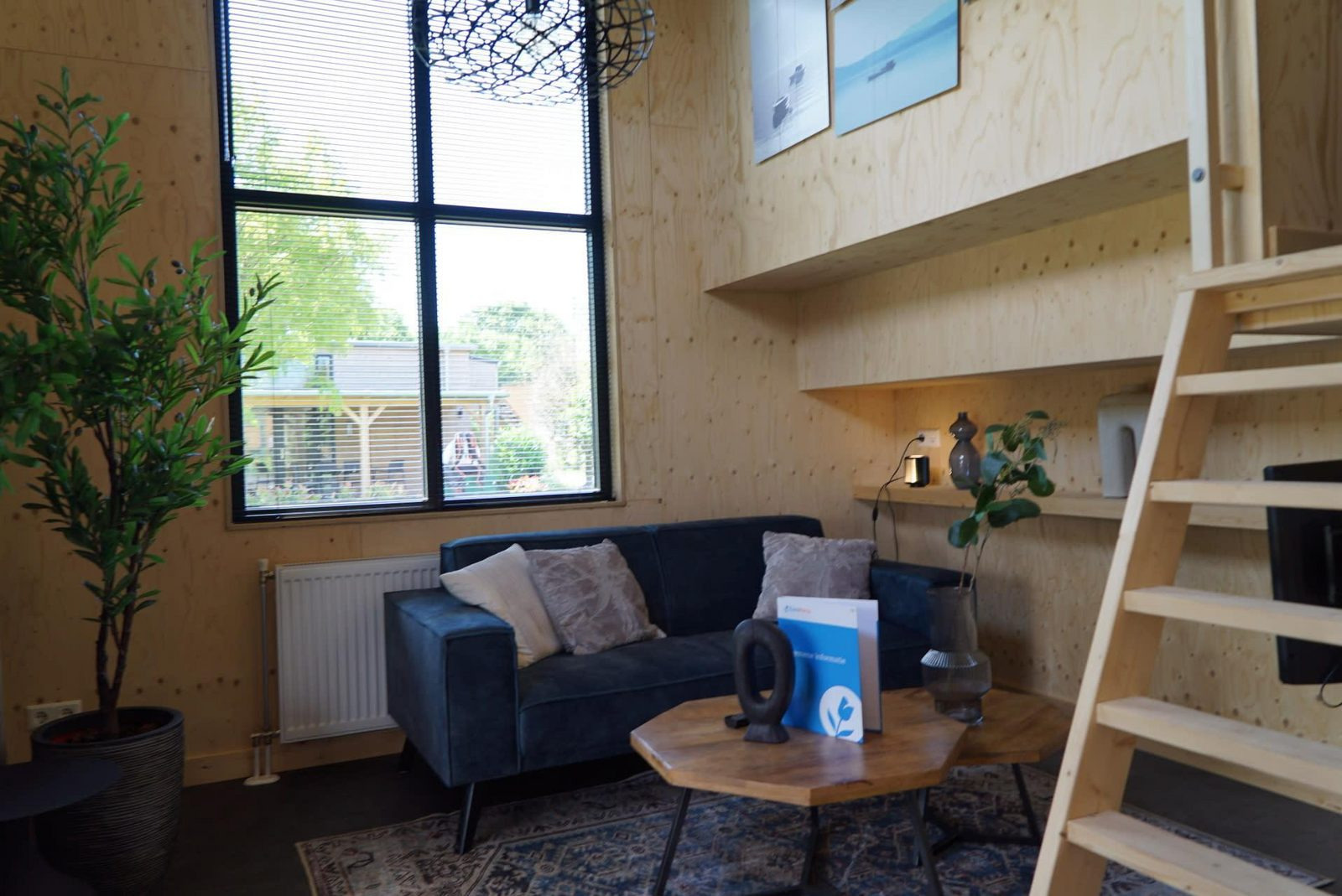 4-persoons-tiny-house-op-een-vakantiepark-aan-de-kagerplassen