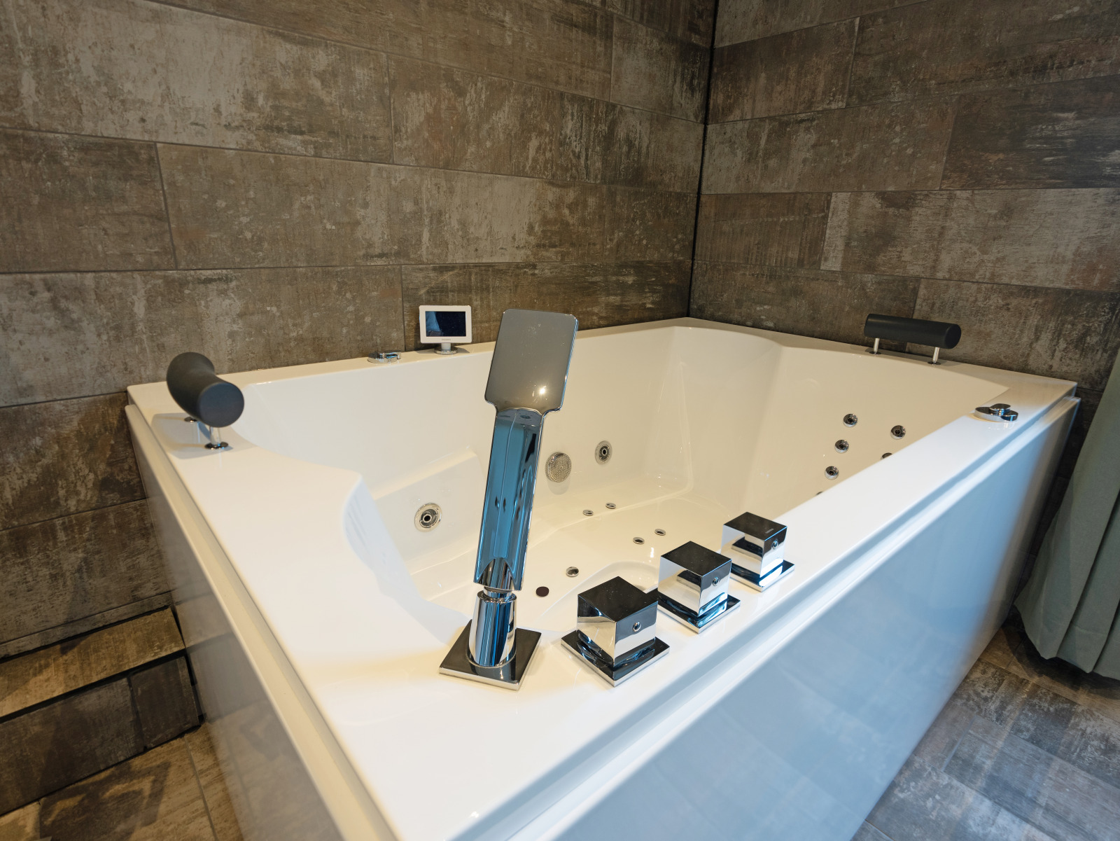 luxe-12-persoons-groepsaccommodatie-vlakbij-centrum-en-strand-in-ouddorp