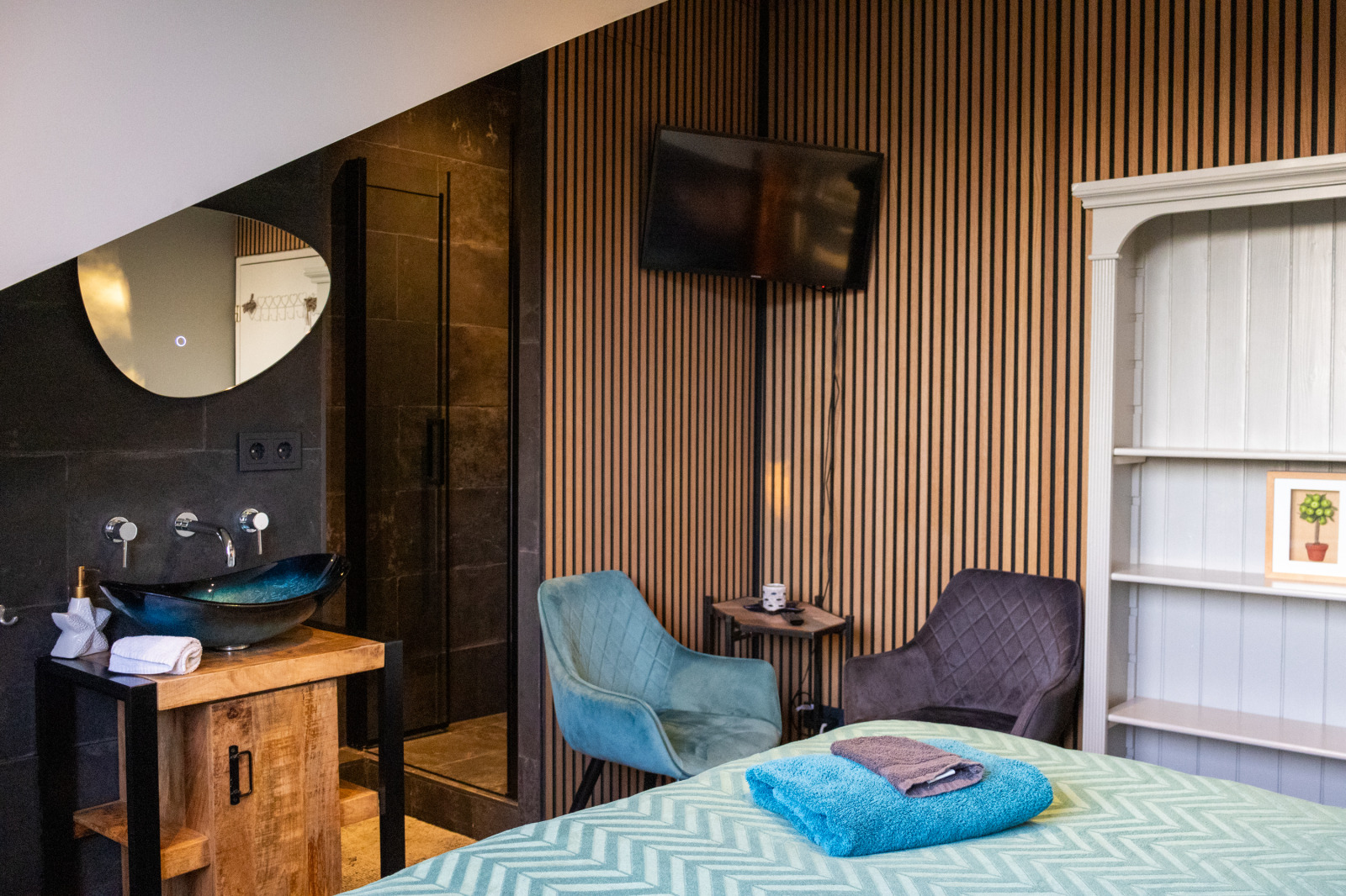 luxe-12-persoons-groepsaccommodatie-vlakbij-centrum-en-strand-in-ouddorp