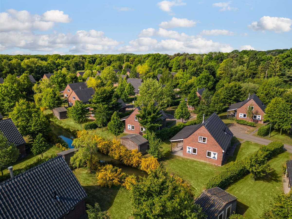 Recreatiewoning in Hoeven voor 14 personen foto 3