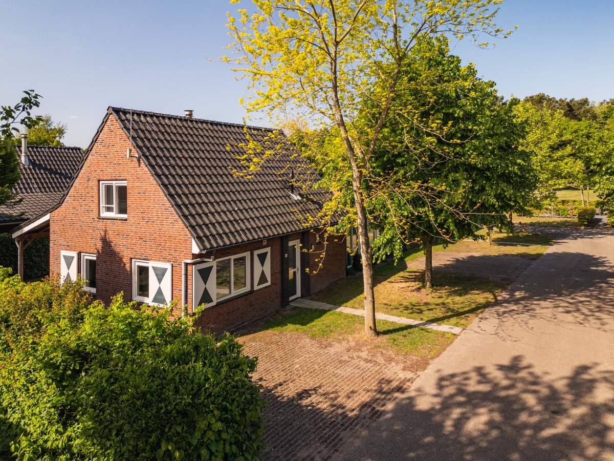 Recreatiewoning in Hoeven voor 14 personen foto 13
