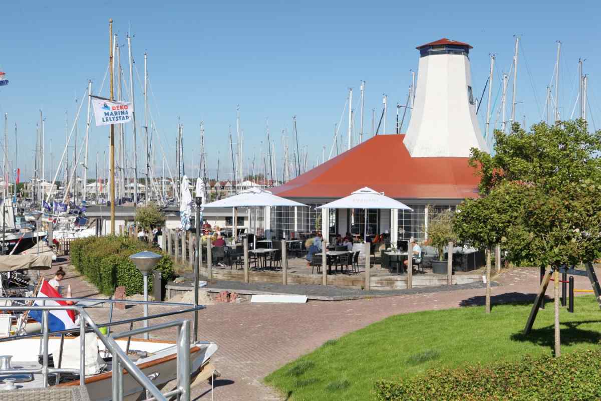 House Boat in Lelystad voor 6 personen foto 4
