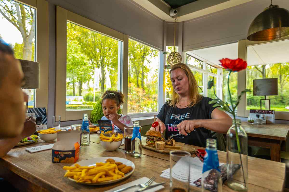 Chalet in Noord-Scharwoude voor 6 personen foto 11
