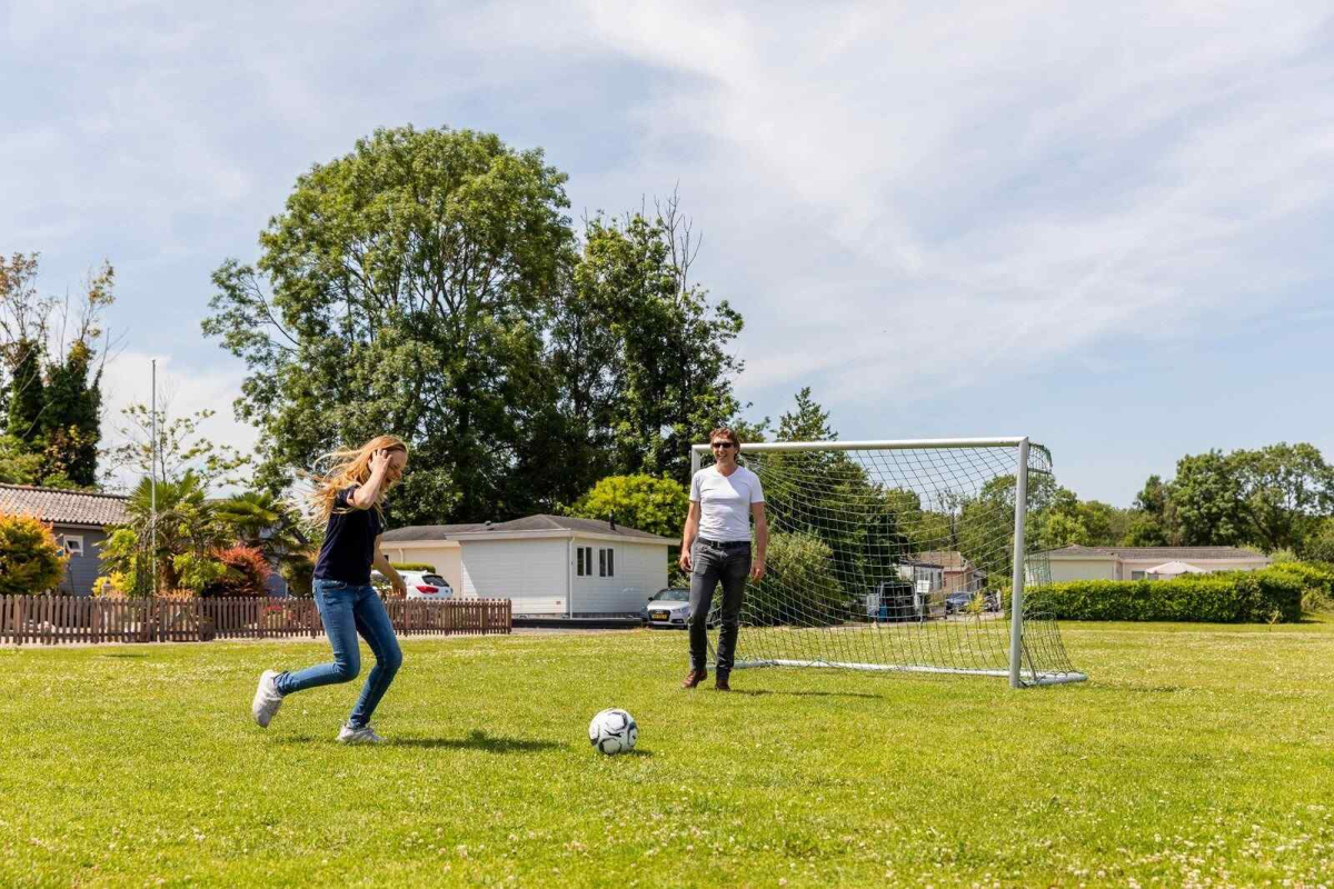 Chalet in Nieuwerkerk aan den IJssel voor 6 personen foto 12